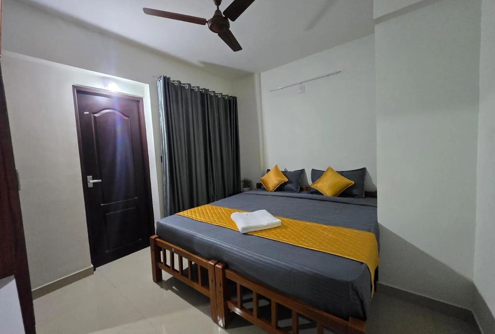 טריואנדרום Breeza Apartment Technopark Trivandrum 0*,